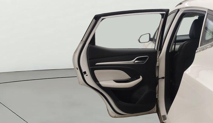 2022 MG ASTOR SHARP 1.5 MT, Petrol, Manual, 10,118 km, LHS Rear Door