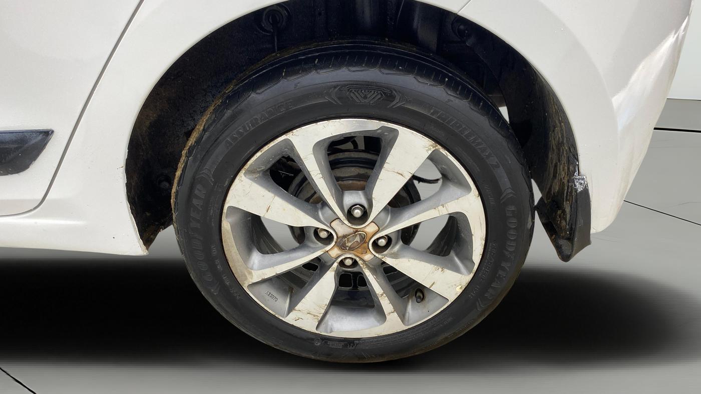 2016 Hyundai Elite i20 ASTA 1.2, Petrol, Manual, 1,20,522 km, Left Rear Wheel