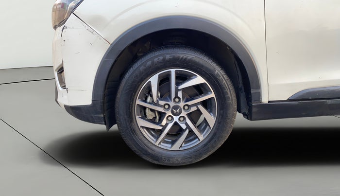 2023 Mahindra XUV300 W8 (O) 1.2 PETROL, Petrol, Manual, 30,905 km, Left Front Wheel