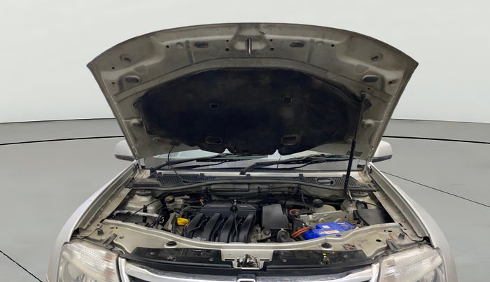 2013 Renault Duster RXL PETROL, Petrol, Manual, 1,35,055 km, Open Bonet