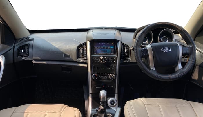 2018 Mahindra XUV500 W7, Diesel, Manual, 1,03,059 km, Dashboard