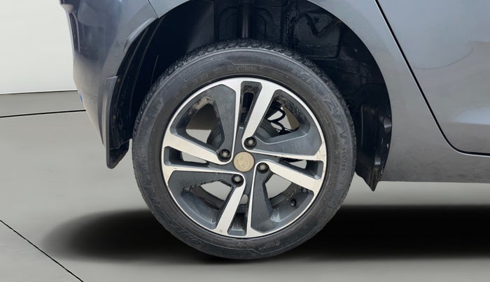 2021 Tata ALTROZ XZ PETROL, Petrol, Manual, 37,444 km, Right Rear Wheel