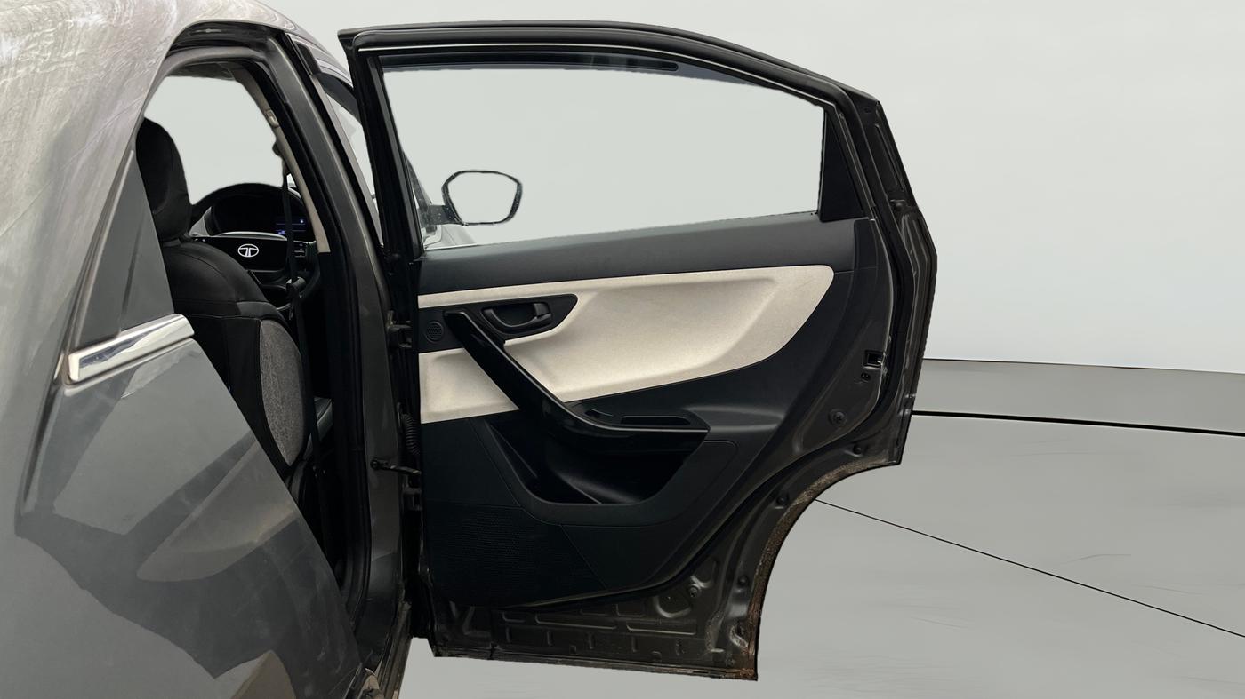 2025 Tata Curvv Pure Plus 1.2 Petrol 7DCA, Petrol, Automatic, 10,215 km, RHS Rear Door