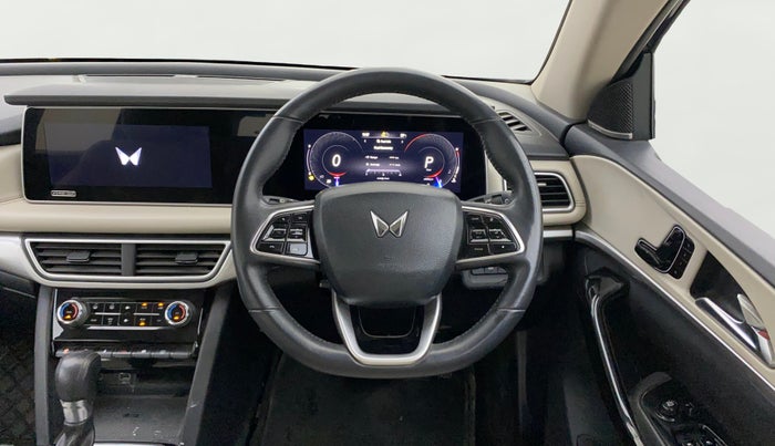 2021 Mahindra XUV700 AX 7 LUXURY P AT 7 STR, Petrol, Automatic, 73,781 km, Steering Wheel Close Up