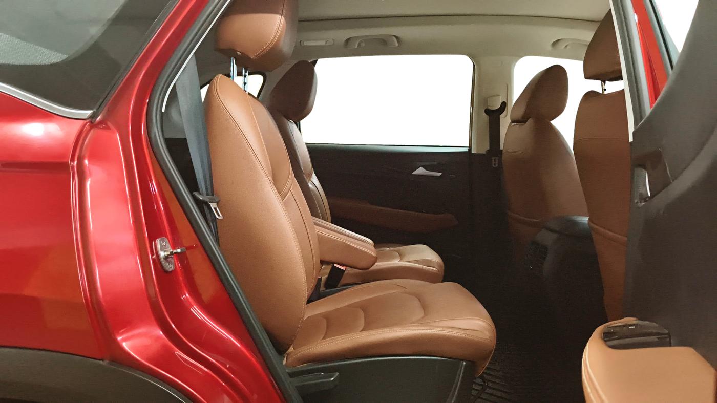 2021 MG HECTOR PLUS SHARP 1.5 PETROL TURBO CVT 6-STR, Petrol, Automatic, 68,381 km, Right Side Rear Door Cabin