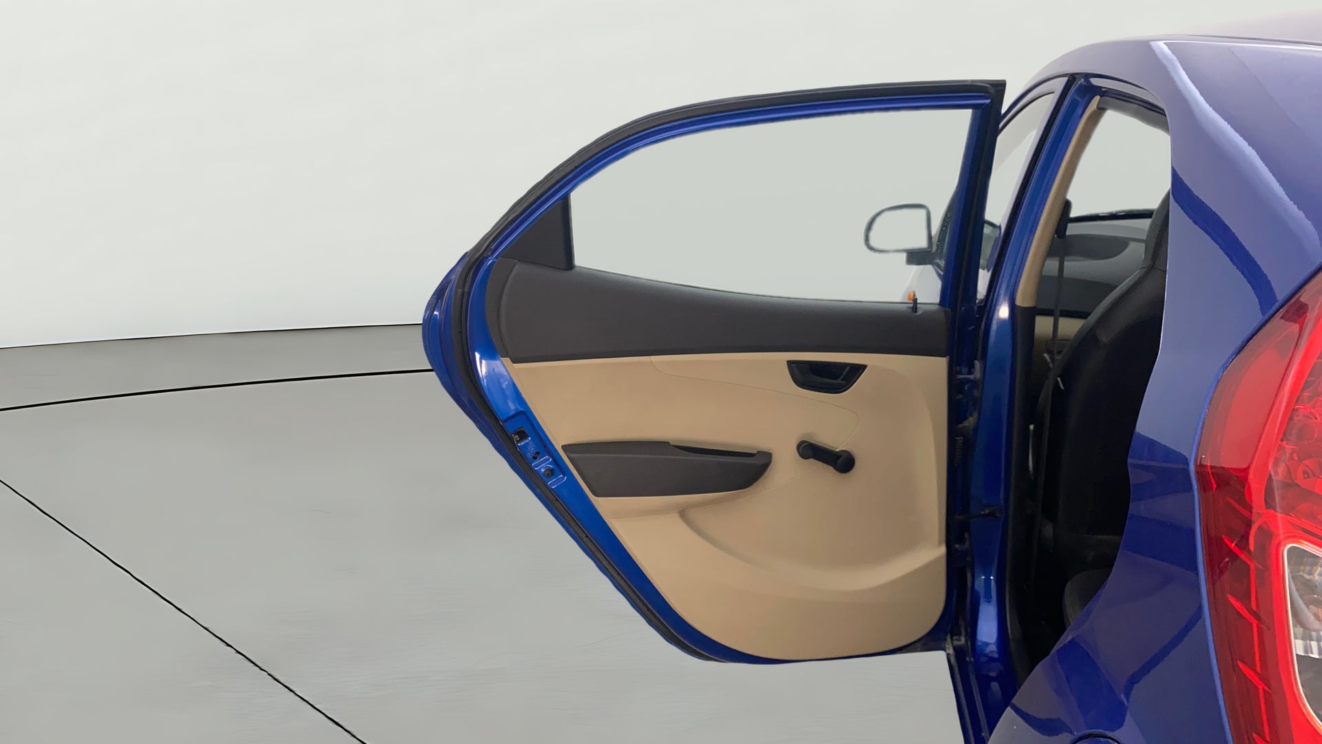 camera-LHS-Rear-Door