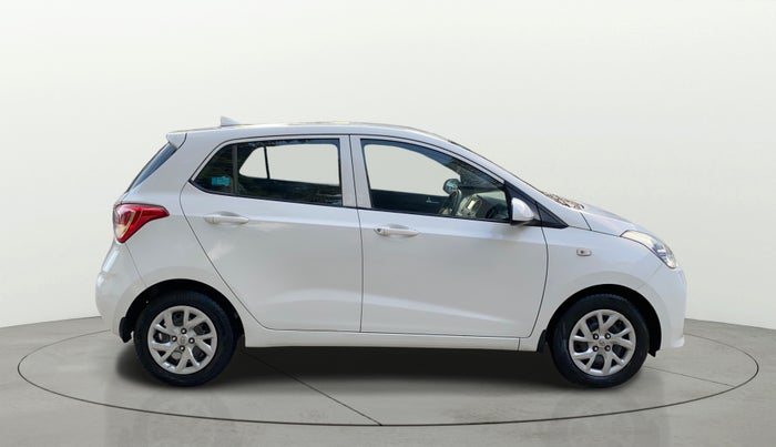 2017 Hyundai Grand i10 SPORTZ 1.2 KAPPA VTVT, Petrol, Manual, 48,348 km, Right Side View