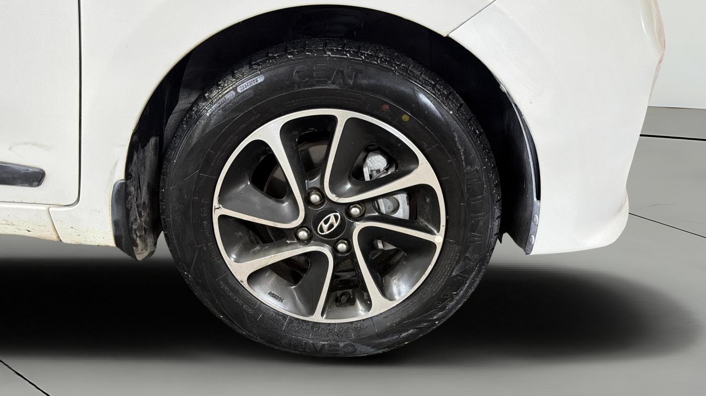 2018 Hyundai Grand i10 SPORTZ AT 1.2 KAPPA VTVT, Petrol, Automatic, 53,918 km, Right Front Wheel