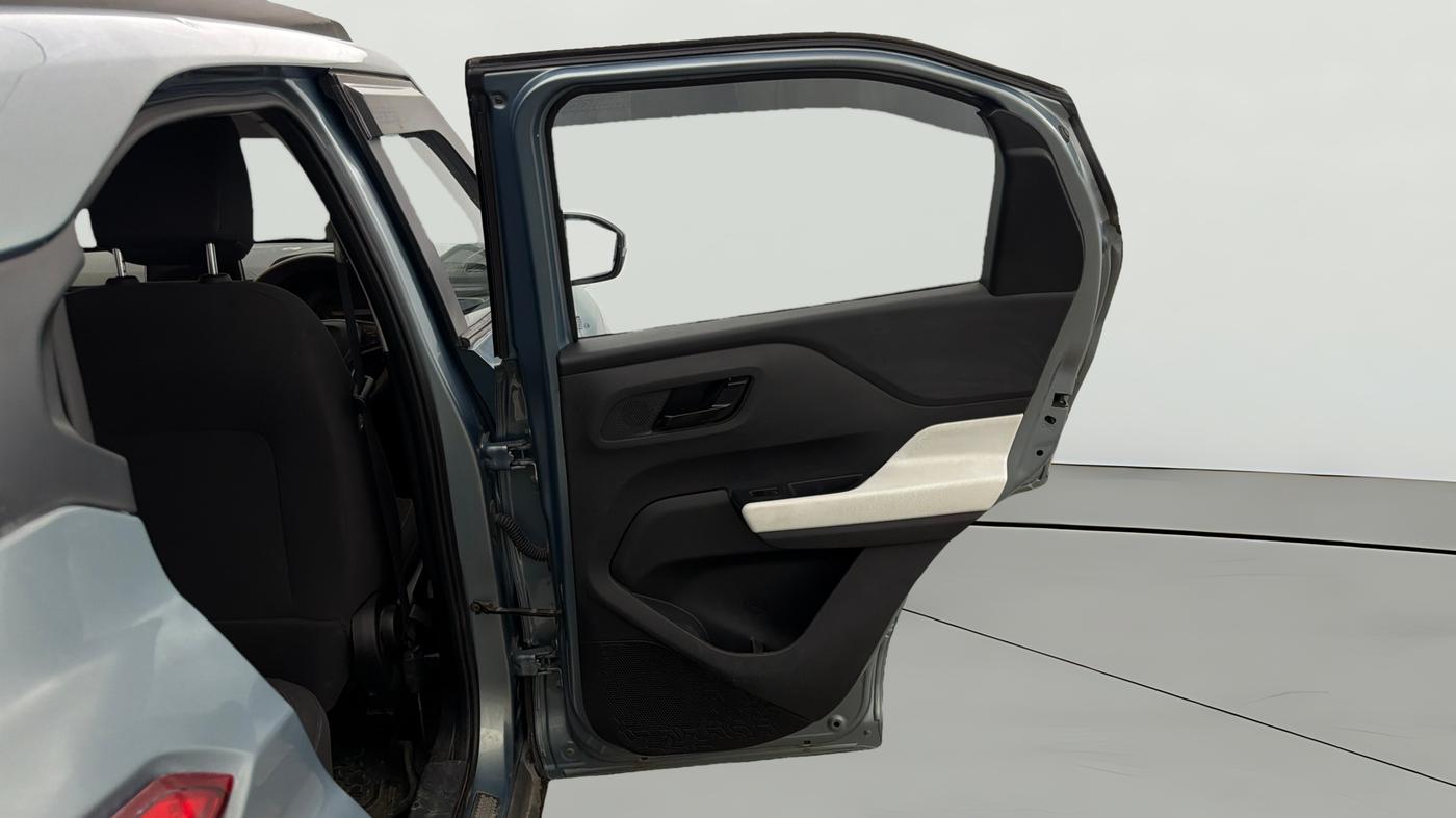 2024 Tata PUNCH ACCOMPLISHED DAZZLE PACK AMT, Petrol, Automatic, 26,229 km, RHS Rear Door
