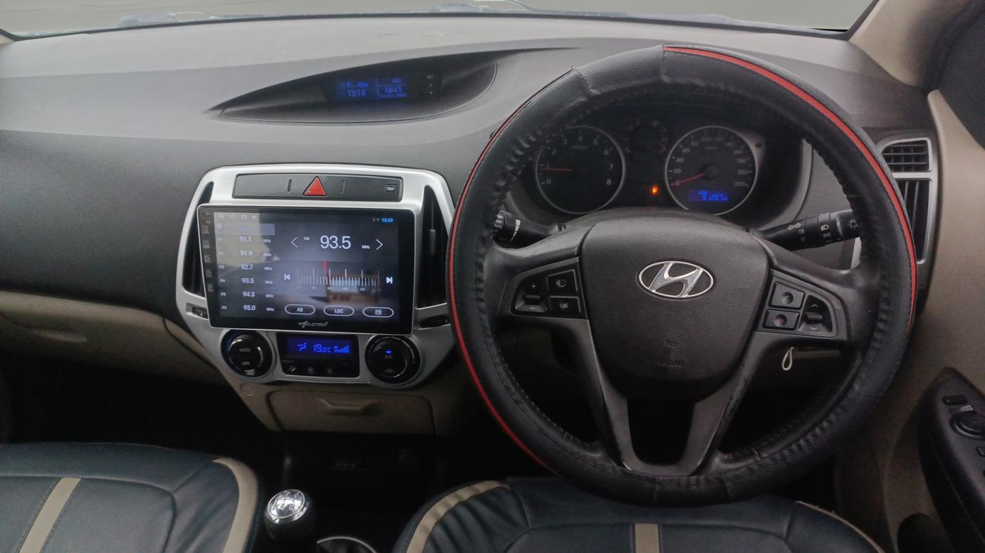2014 Hyundai i20 SPORTZ 1.2, Petrol, Manual, 91,287 km, Steering Wheel Close Up