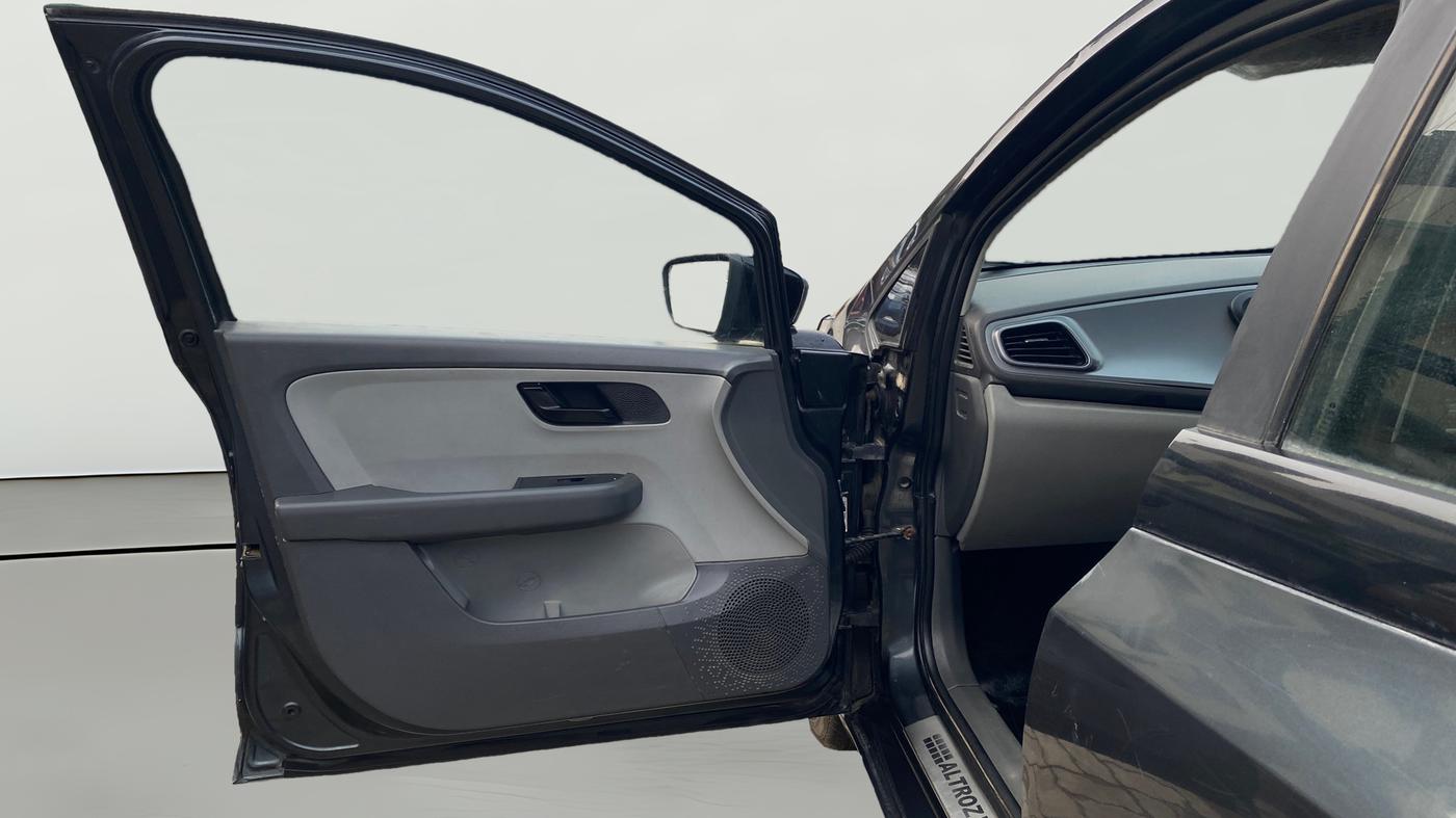 2020 Tata ALTROZ XE PETROL, Petrol, Manual, 28,442 km, LHS Front Door