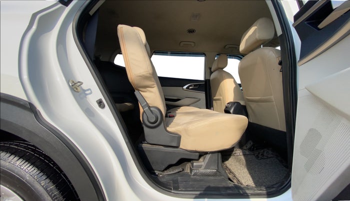 2022 KIA CARENS PREMIUM 1.4 PETROL 7 STR, Petrol, Manual, 67,834 km, Right Side Rear Door Cabin