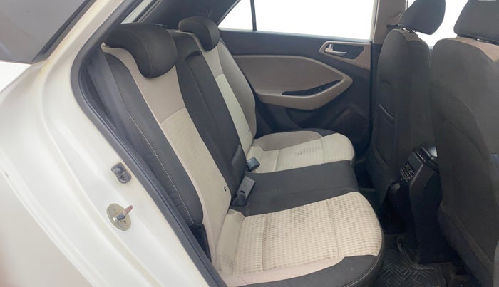 2019 Hyundai Elite i20 ASTA 1.4 CRDI (O), Diesel, Manual, 1,14,342 km, Right Side Rear Door Cabin