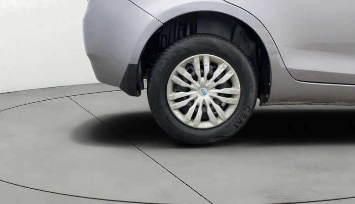 2015 Maruti Swift Dzire VDI, Diesel, Manual, 96,504 km, Right Rear Wheel