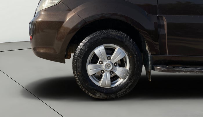 2013 Tata Safari Storme 2.2 VX 4X2, Diesel, Manual, 1,06,044 km, Left Front Wheel