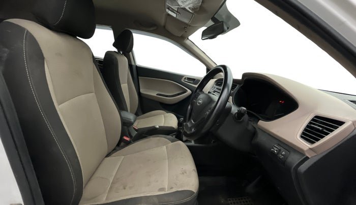 2015 Hyundai Elite i20 SPORTZ 1.2 (O), CNG, Manual, 72,732 km, Right Side Front Door Cabin