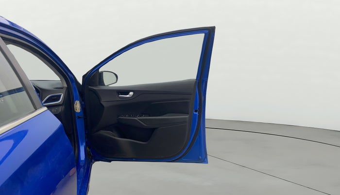 2018 Hyundai Verna 1.6 VTVT SX O, Petrol, Manual, 75,618 km, RHS Front Door