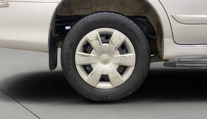 2014 Toyota Innova 2.5 GX 8 STR, Diesel, Manual, 72,161 km, Right Rear Wheel