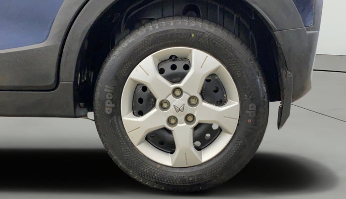 2024 Mahindra XUV 3XO MX3 1.2 L TCMPFI AT, Petrol, Automatic, 2,214 km, Left Rear Wheel