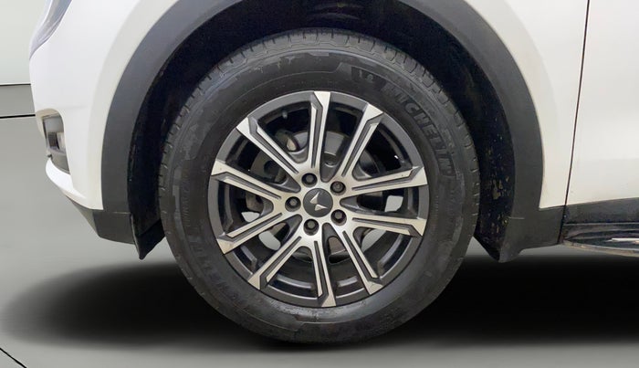 2023 Mahindra XUV700 AX 7 LUXURY D AWD AT 7 STR, Diesel, Automatic, 76,365 km, Left Front Wheel