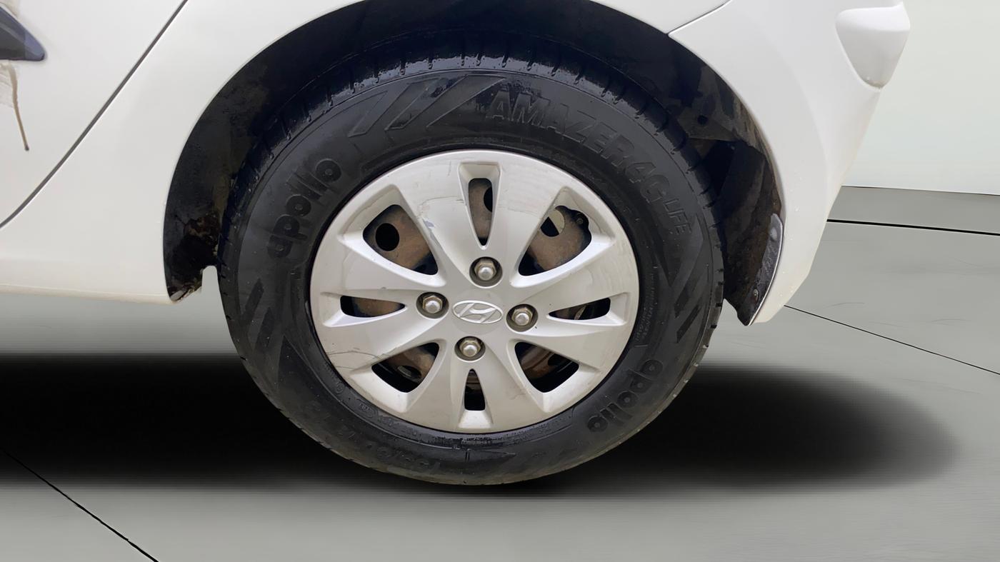 2013 Hyundai i10 MAGNA 1.1, CNG, Manual, 65,764 km, Left Rear Wheel