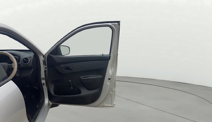 2018 Renault Kwid RXL, Petrol, Manual, 83,810 km, RHS Front Door