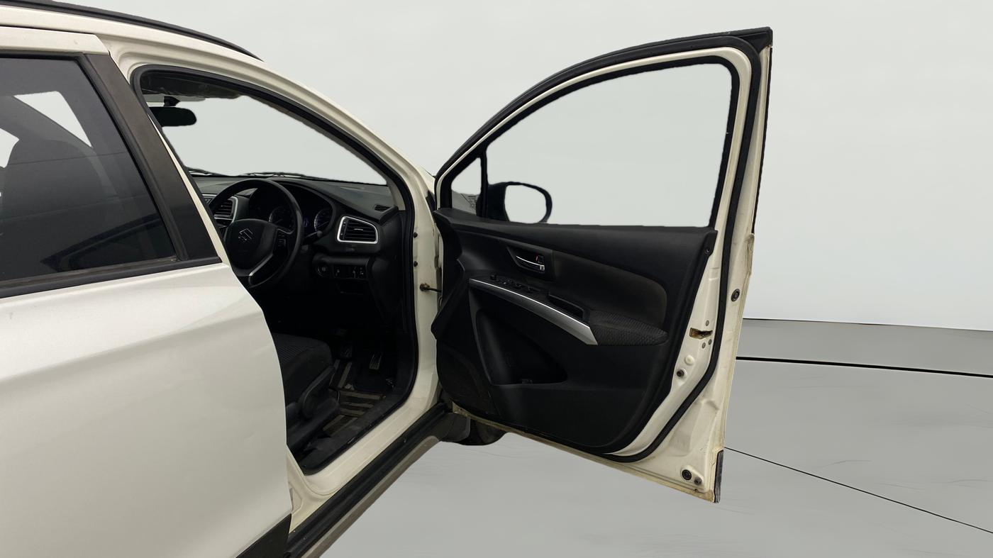 2020 Maruti S Cross ZETA 1.5, Petrol, Manual, 1,17,709 km, RHS Front Door