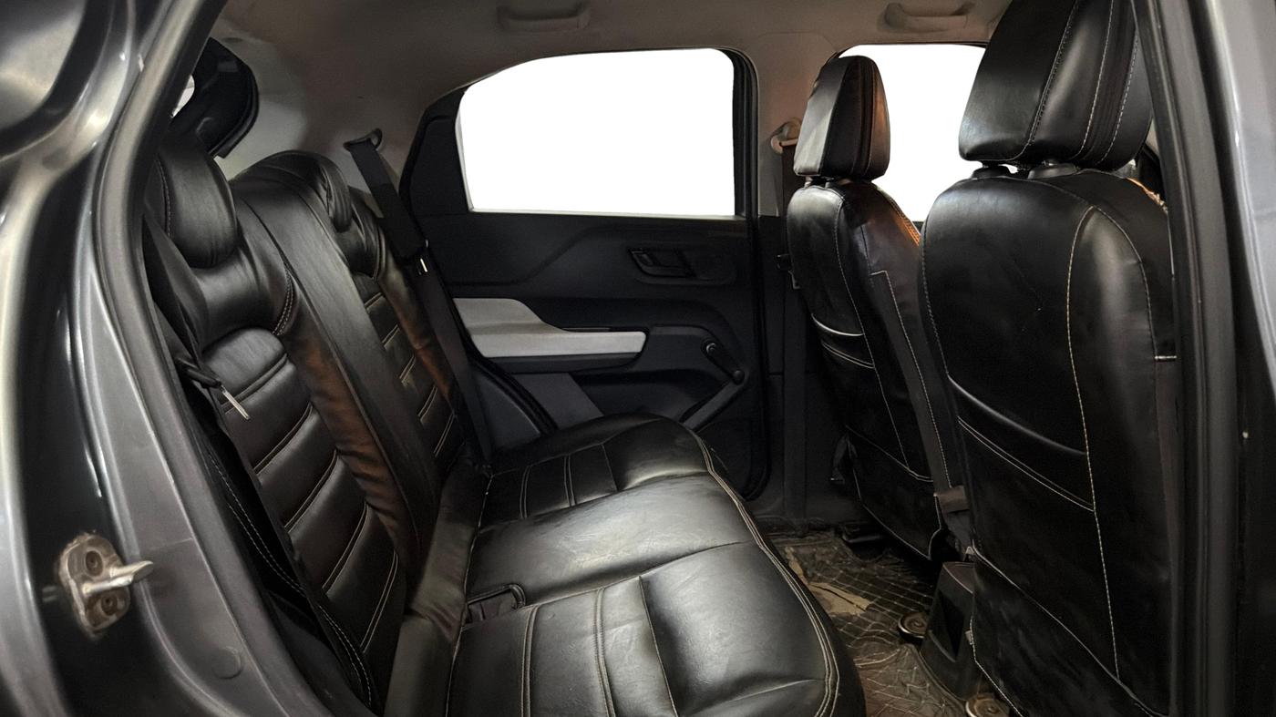 2022 Tata PUNCH PURE MT, Petrol, Manual, 84,154 km, Right Side Rear Door Cabin