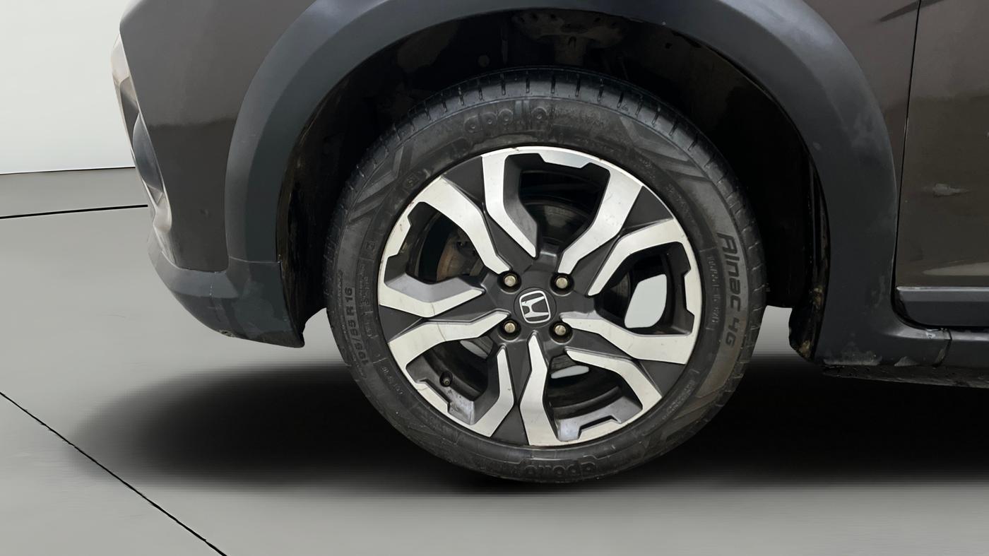 2018 Honda WR-V 1.5L I-DTEC VX MT, Diesel, Manual, 1,34,100 km, Left Front Wheel