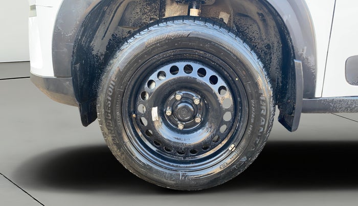 2024 Tata NEXON Smart Plus 1.2 Revotron 6 AMT, Petrol, Automatic, 14,400 km, Left Front Wheel