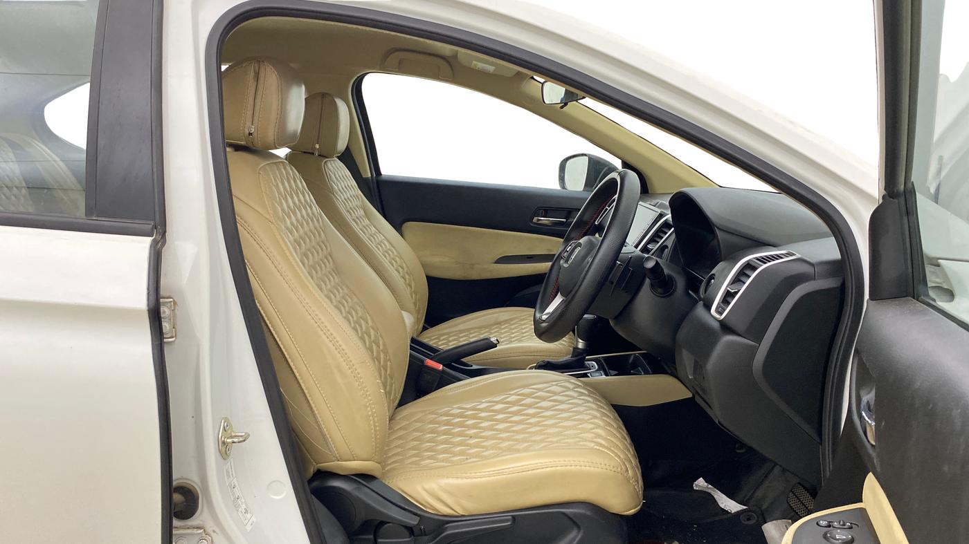 2024 Honda City 1.5L I-VTE V CVT, Petrol, Automatic, 15,496 km, Right Side Front Door Cabin