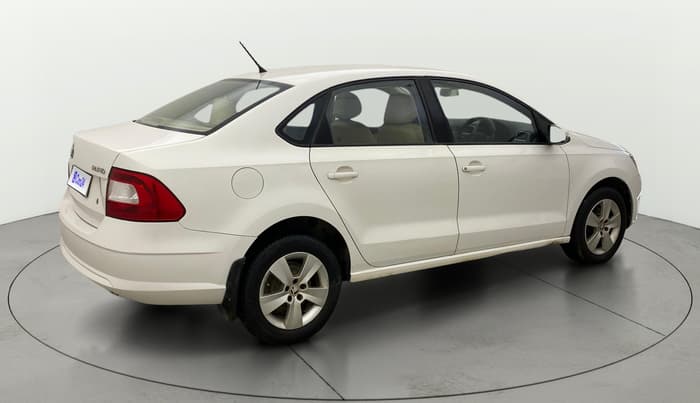 2017 Skoda Rapid AMBITION 1.6 MPI MT, Petrol, Manual, 69,685 km, Right Back Diagonal