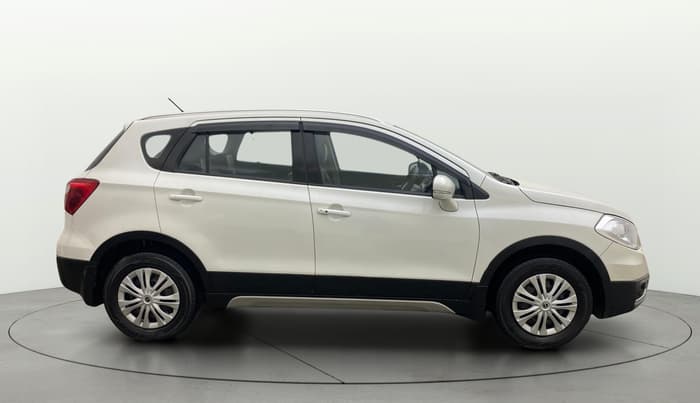 2016 Maruti S Cross ALPHA 1.3, Diesel, Manual, 1,27,663 km, Right Side View