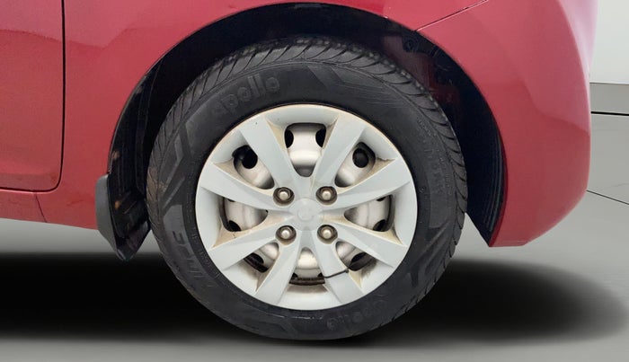 2017 Hyundai Eon ERA +, Petrol, Manual, 14,800 km, Right Front Wheel