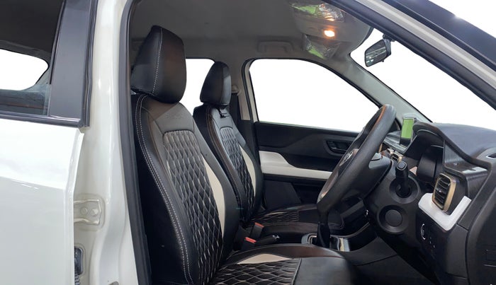 2022 Tata PUNCH ACCOMPLISHED MT, Petrol, Manual, 33,712 km, Right Side Front Door Cabin