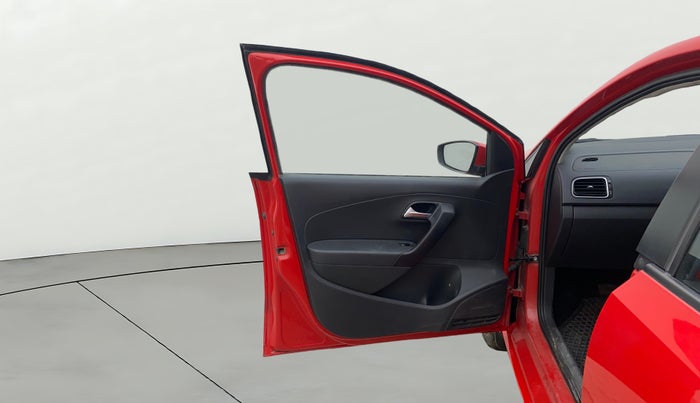 2017 Volkswagen Polo HIGHLINE PLUS 1.2(16 ALLOY, Petrol, Manual, 1,04,272 km, LHS Front Door