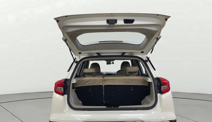 2022 Mahindra XUV300 W8 1.2 PETROL, Petrol, Manual, 36,559 km, Boot Door Open