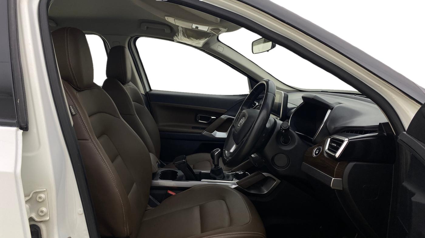 2020 Tata Harrier XZ 2.0L, Diesel, Manual, 76,170 km, Right Side Front Door Cabin