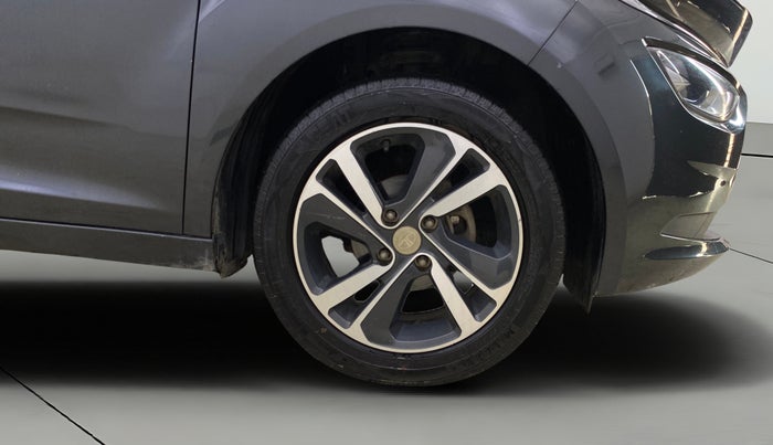 2020 Tata ALTROZ XZ PETROL, Petrol, Manual, 19,004 km, Right Front Wheel