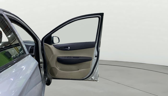 2013 Hyundai i20 SPORTZ 1.4 CRDI, Diesel, Manual, 89,974 km, RHS Front Door