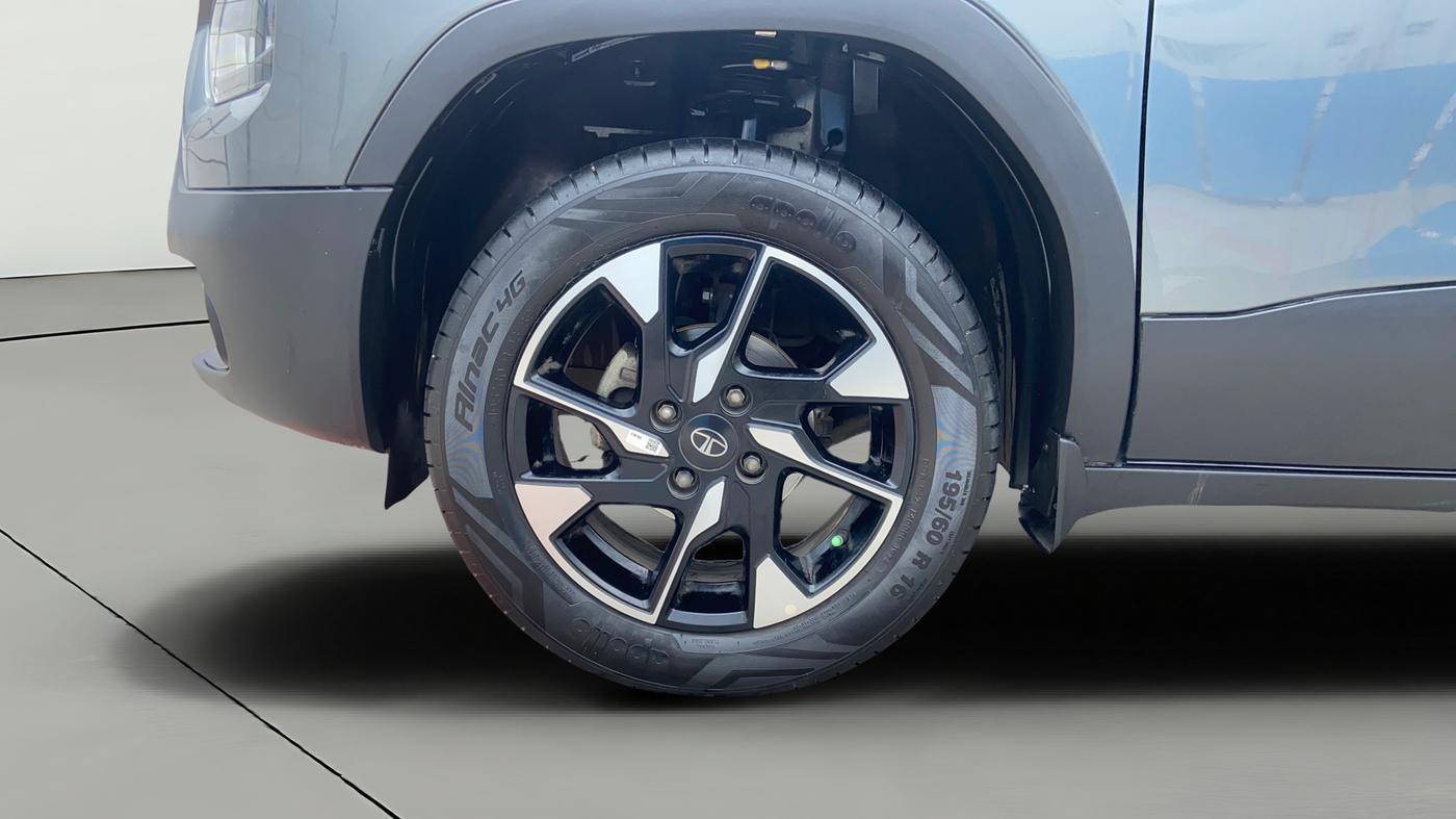 2024 Tata PUNCH CREATIVE  AMT, Petrol, Automatic, 9,730 km, Left Front Wheel