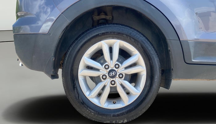 2016 Hyundai Creta SX PLUS 1.6 PETROL, Petrol, Manual, 1,32,816 km, Right Rear Wheel