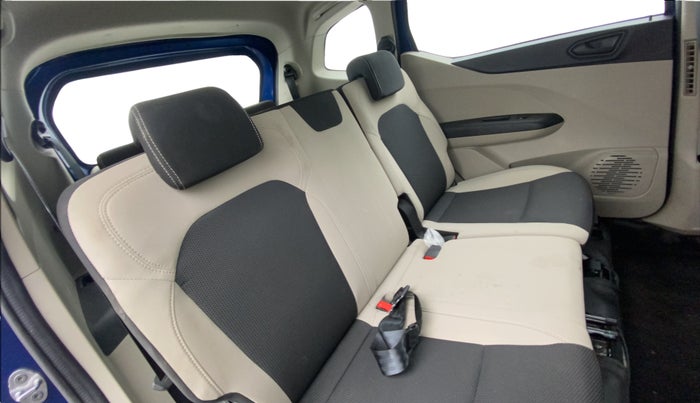 2022 Renault TRIBER RXT, Petrol, Manual, 21,671 km, Right Side Rear Door Cabin