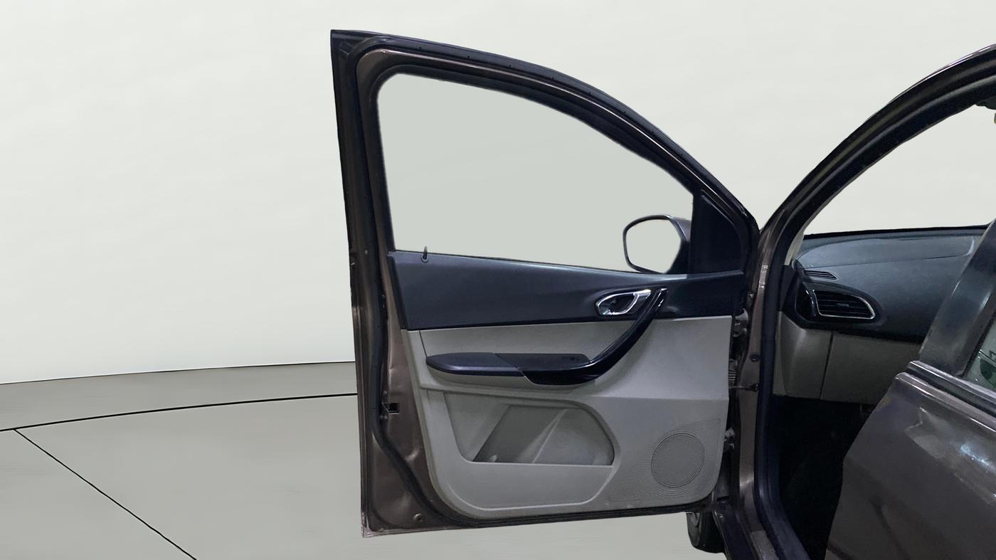 2019 Tata Tiago XZ PETROL, Petrol, Manual, 45,295 km, LHS Front Door