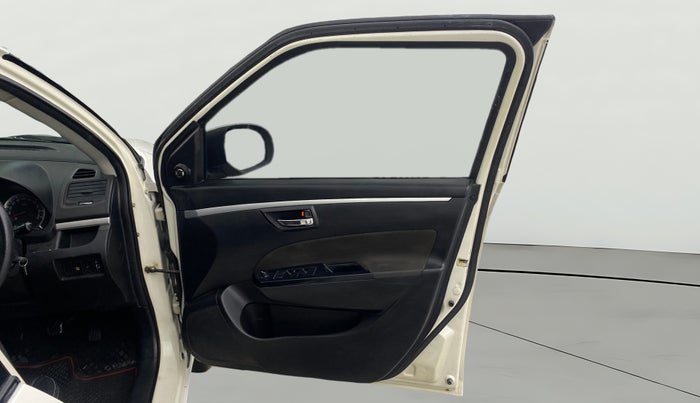 2014 Maruti Swift VXI, Petrol, Manual, 83,723 km, RHS Front Door