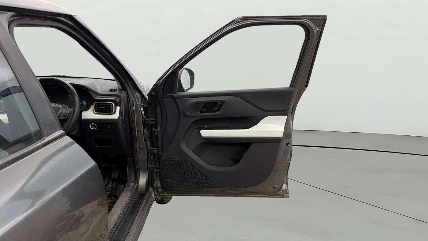 2023 Tata PUNCH ACCOMPLISHED DAZZLE SUNROOF CNG MT, CNG, Manual, 56,886 km, RHS Front Door