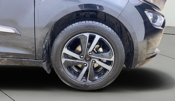 2022 Tata ALTROZ XZA PLUS DARK EDTION, Petrol, Automatic, 50,007 km, Right Front Wheel