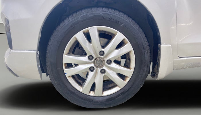 2018 Maruti Ertiga ZXI, CNG, Manual, 61,743 km, Left Front Wheel