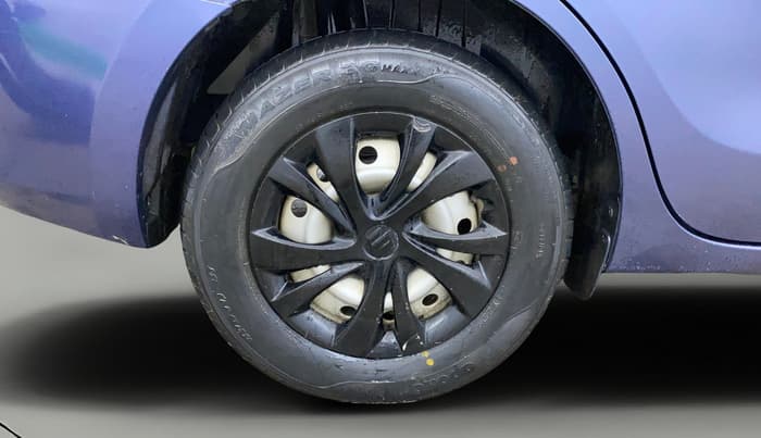 2020 Maruti Dzire LXI, CNG, Manual, 32,076 km, Right Rear Wheel