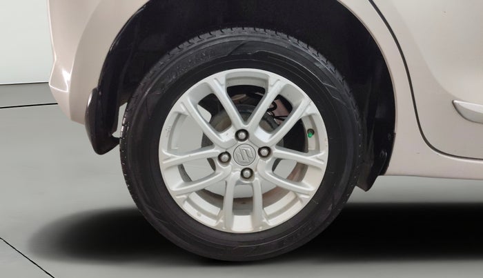 2018 Maruti Swift ZXI, Petrol, Manual, 1,09,200 km, Right Rear Wheel